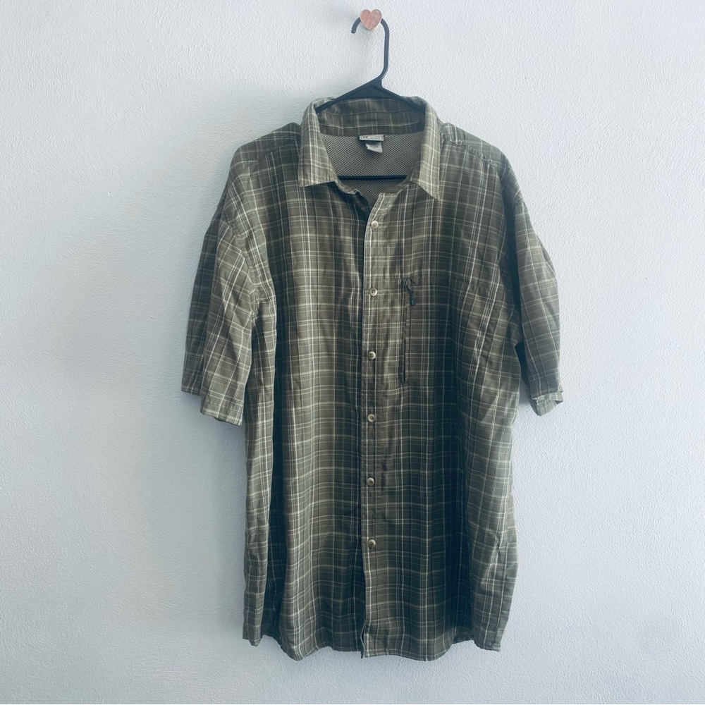 White Sierra green lightweight plaid button down short sleeve shirt